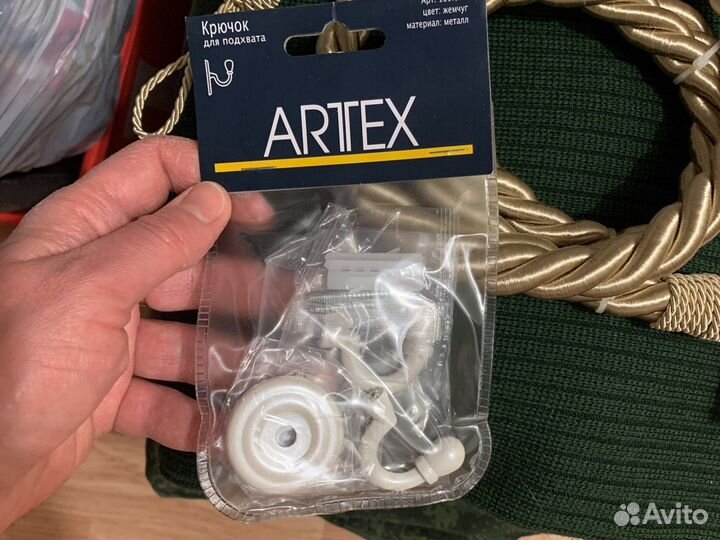 Подхваты для штор и крючки