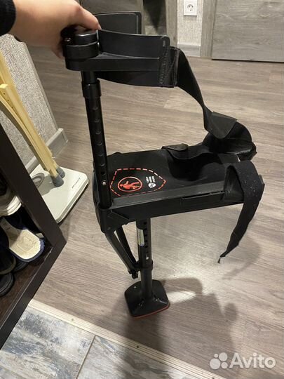 Коленный костыль