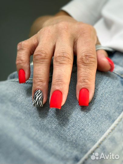 Маникюр педикюр