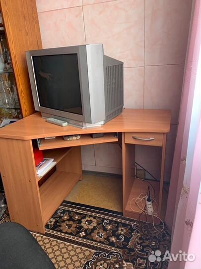 Компьютерный стол