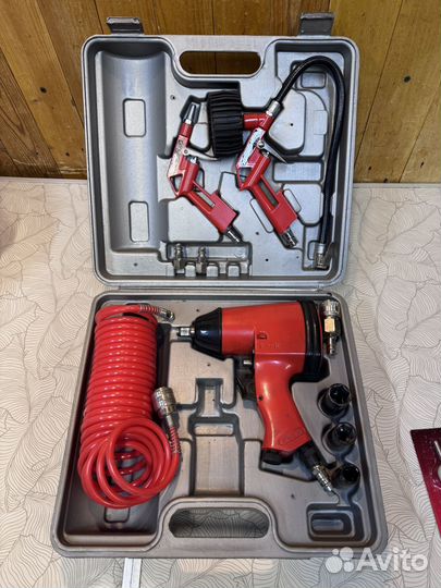 Гайковерт пневматический ударный