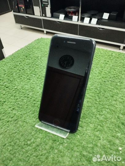 iPhone SE (2020), 64 ГБ