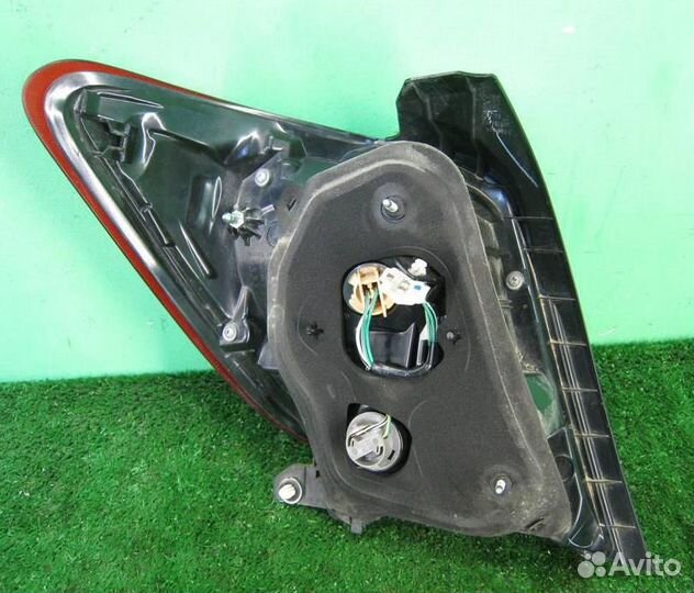 Фонарь задний наружный правый Toyota Yaris P13 20