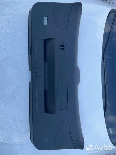 Облицовка крышки багажника Audi A4b9 Avant