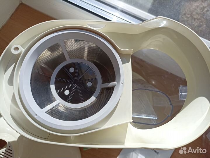 Соковыжималка binatone новая