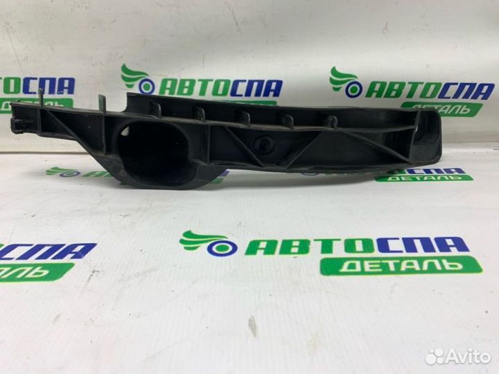 Кронштейн фары передний правый Volkswagen Golf V