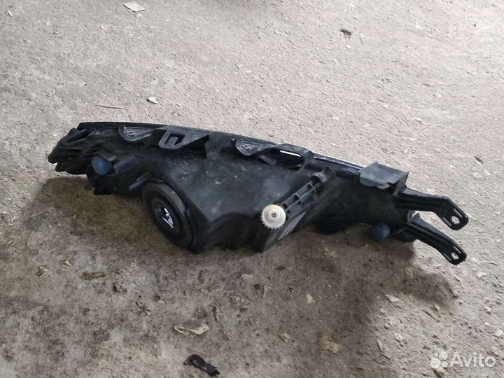 Фара противотуманная Skoda Rapid