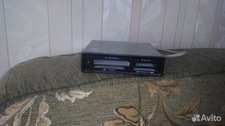 Флоппи привод и Картридер