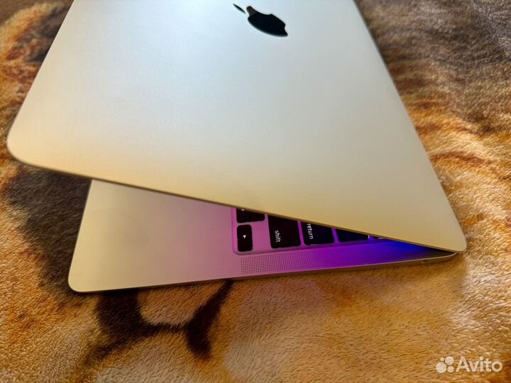 Macbook Air 13 2020 M1 16GB 1TB В идеале Silver