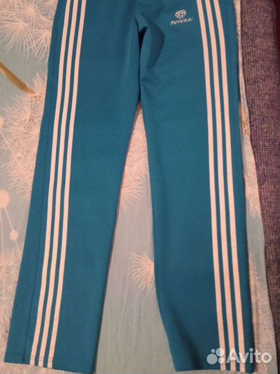 Продам спортивный костюм