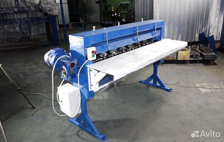 Машина для нанесения ребер жесткости