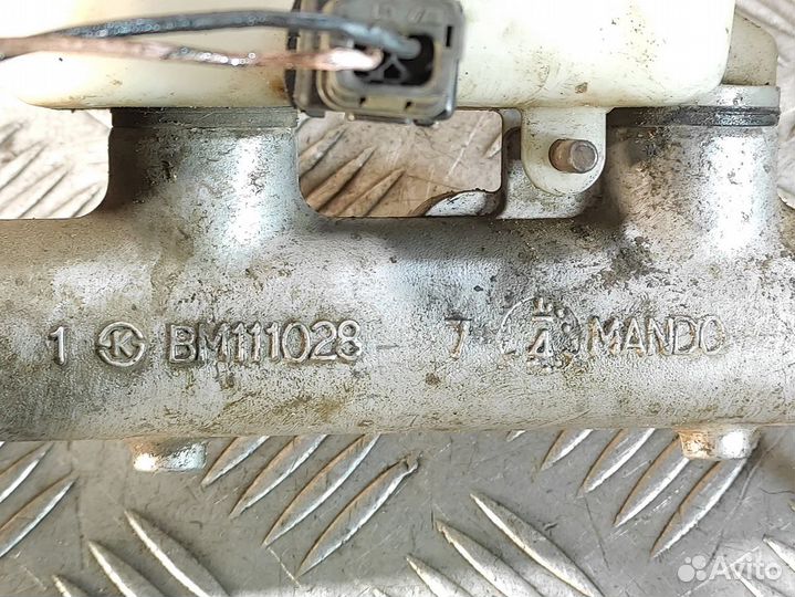 Цилиндр тормозов главный Kia Magentis 2000-2005