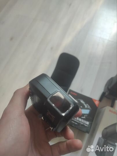 Вспышка и синхронизатор Godox