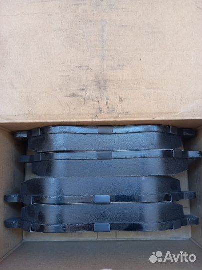 Тормозные колодки передние на Мерседес Виано