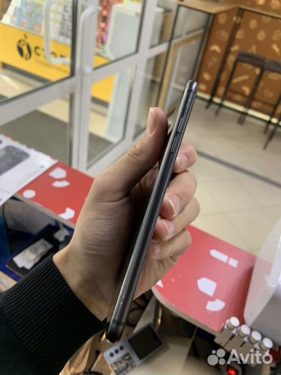 iPhone 8 Plus, 64 ГБ