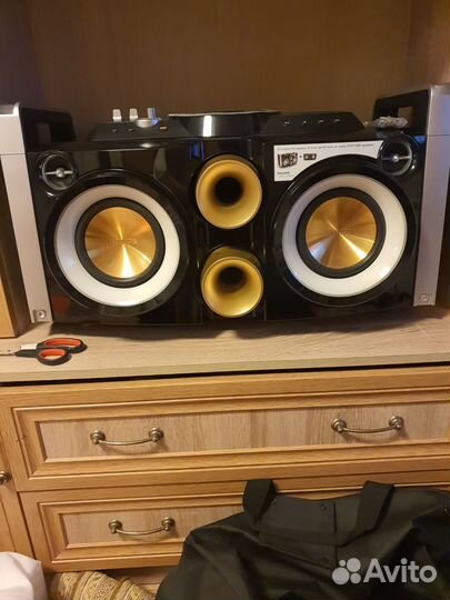 Музыкальный центр philips