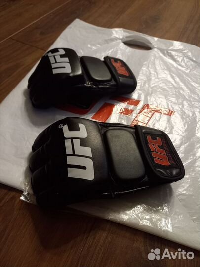Перчатки UFC, Боксерские перчатки UFC