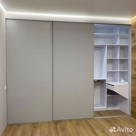 Шкаф-купе в стиле IKEA