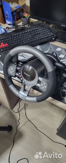Игровой руль с педалями