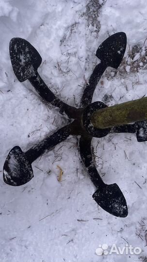 Якорь старинный