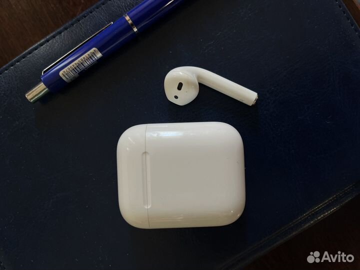 AirPods 2 (кейс и правый наушник, оригинал)