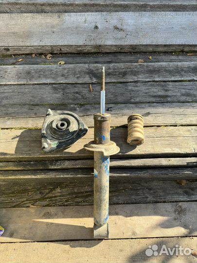 Стойки на гранту