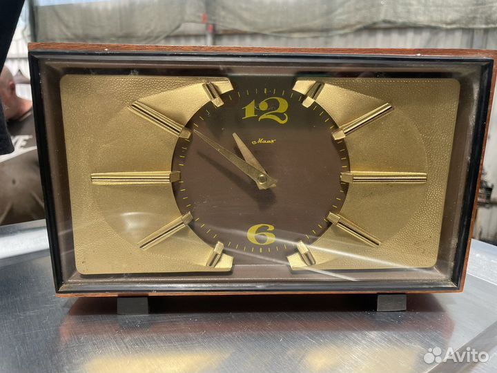 Настольные часы