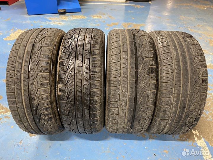 Pirelli Winter Sottozero 210 Serie II 225/45 R18 и 255/40 R18