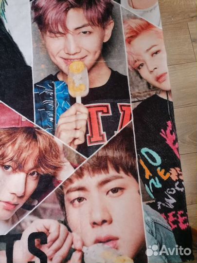 Большое пляжное полотенце BTS