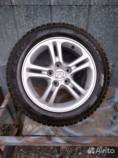 Pirelli Ice Zero 205/55 R16