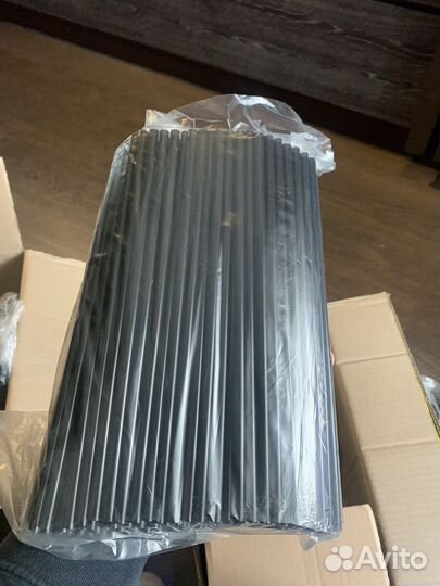 Бумажные и пластиковые стаканы с крышками