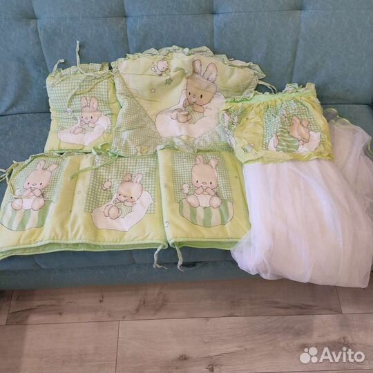 Бортики в детскую кроватку и балдахин