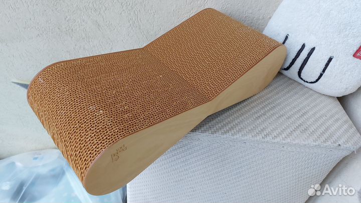 Когтеточка картонная со спальным местом