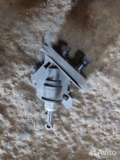 Главный цилиндр сцепления Ford Fusion