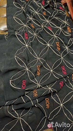 Палантин шелковый с вышивкой dior италия