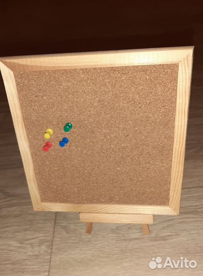 Пробковая доска для заметок мольберт