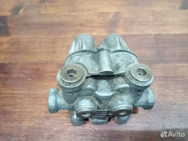 Клапан тормозной воздушный Baw Fenix