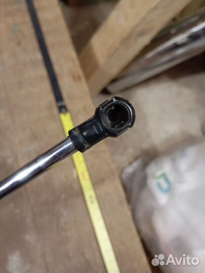 Целиндр капота