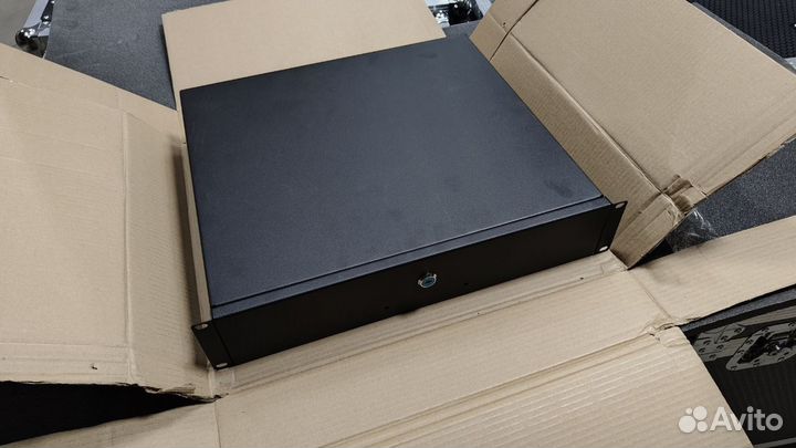 Ящик рэковый 2u с замком