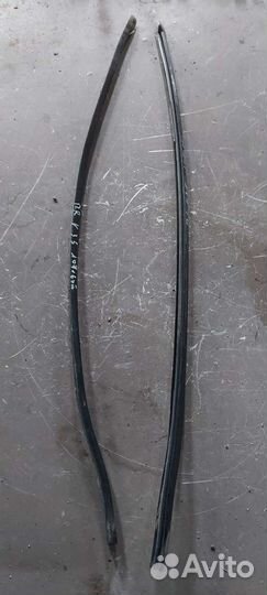 Молдинг лобового стекла на Nissan Skyline v35