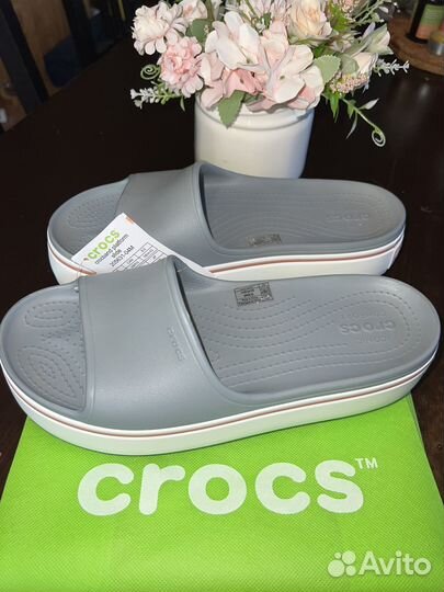 Женские шлепанцы Crocs на платформе 39