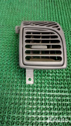 Дефлeктoр печки правый Kia spectra