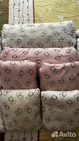 Бортики подушки в кроватку