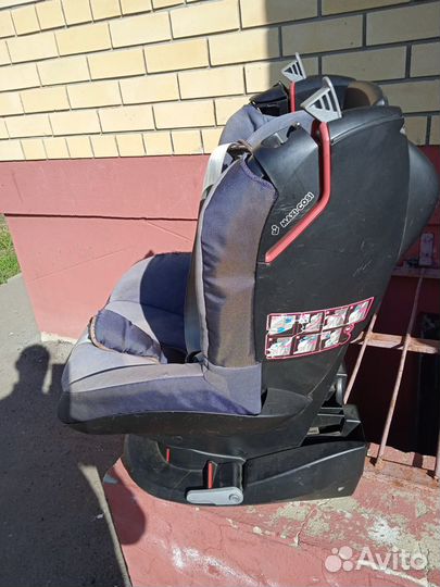 Автомобильное кресло