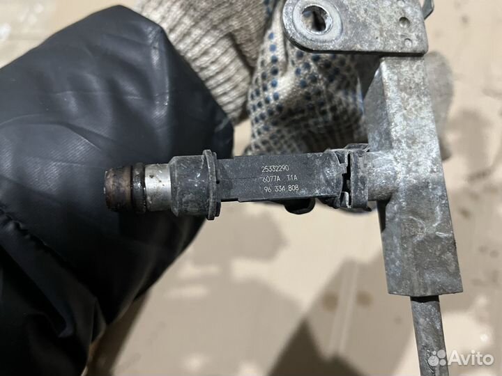 Рампа с форсунками Шевроле Авео Т250