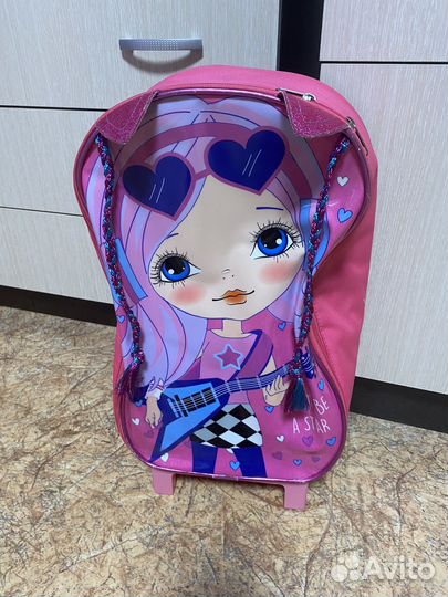 Детский чемодан на колесиках