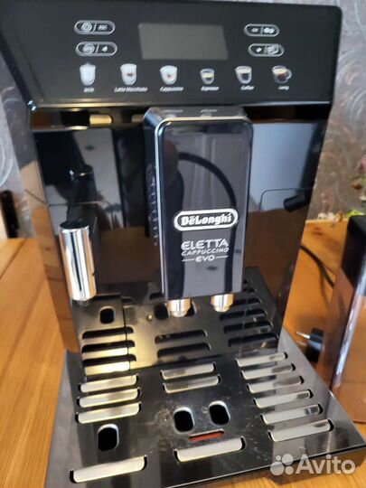 Кофемашина delonghi ecam 46.860 B