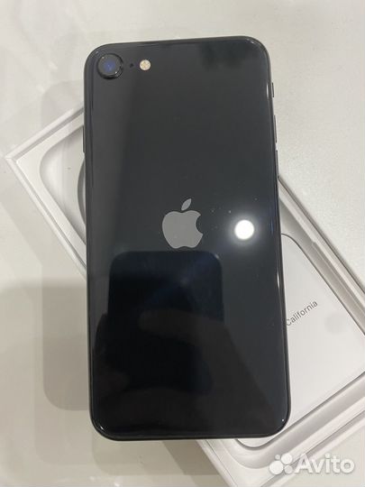 iPhone SE, 128 ГБ