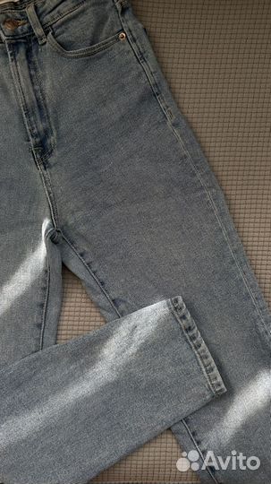 Джинсы stradivarius mom