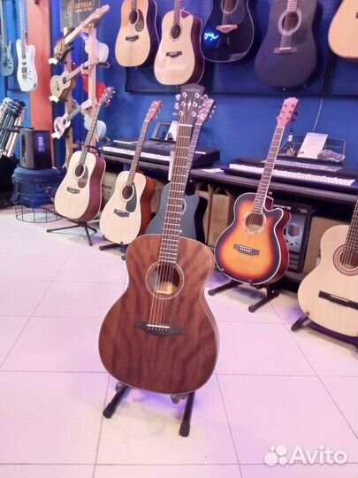 Гитара Parkwood полностью из махагони